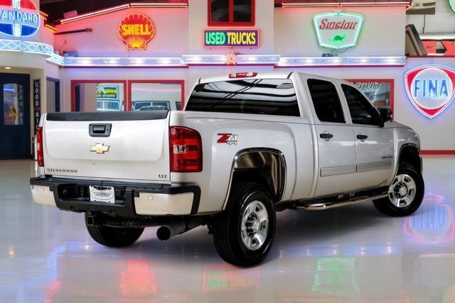 Used 2008 Chevrolet Silverado 2500 LT w/ 2LT Convenience Package AWD/4WD image 3