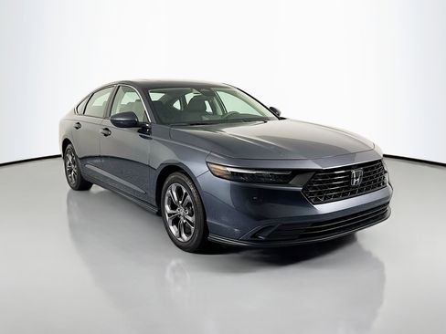 Certified 2023 Honda Accord EX image 3