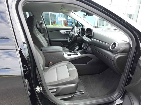 Used 2025 Chevrolet Blazer LT image 30