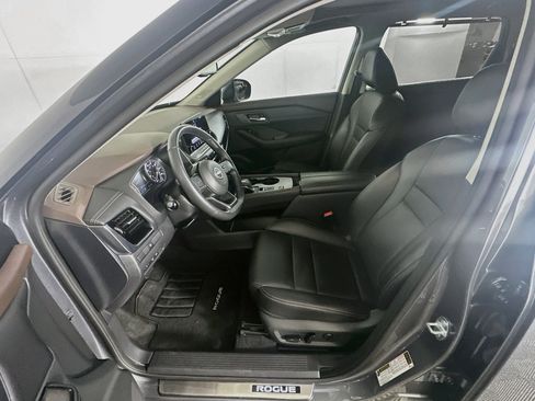 Used 2023 Nissan Rogue SL w/ SL Premium Package FWD image 13