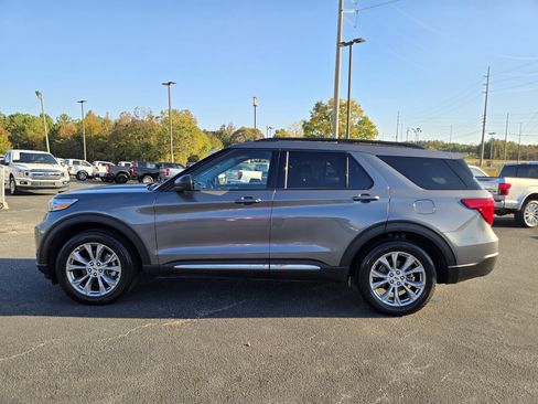 Certified 2023 Ford Explorer XLT w/ Equipment Group 202A image 11