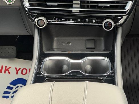 New 2026 Chevrolet Traverse LT image 10