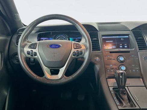 Used 2015 Ford Taurus SEL w/ Equipment Group 201A FWD image 17