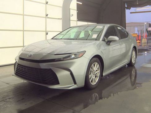 Used 2025 Toyota Camry LE w/ Convenience Package FWD image 1