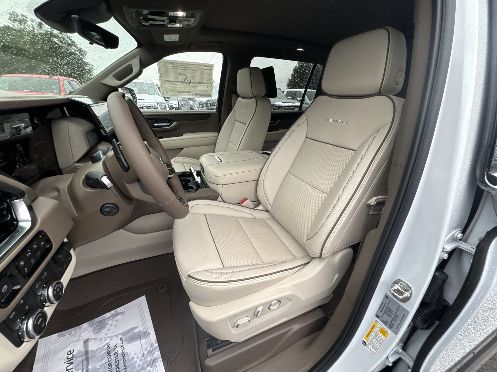New 2026 GMC Yukon XL Denali w/ Denali Reserve Package AWD/4WD image 13