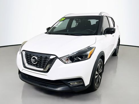 Used 2019 Nissan Kicks SR w/ SR Premium Package image 10