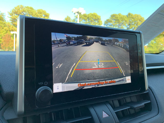 Used 2023 Toyota RAV4 LE AWD/4WD image 32