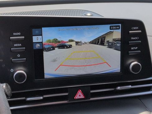 Used 2024 Hyundai Elantra SE FWD image 16