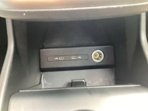 Used 2022 Audi Q4 e-tron Premium w/ Convenience Package image 18