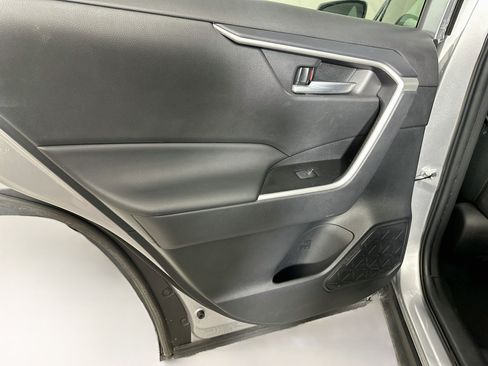 Used 2025 Toyota RAV4 XLE AWD/4WD image 25