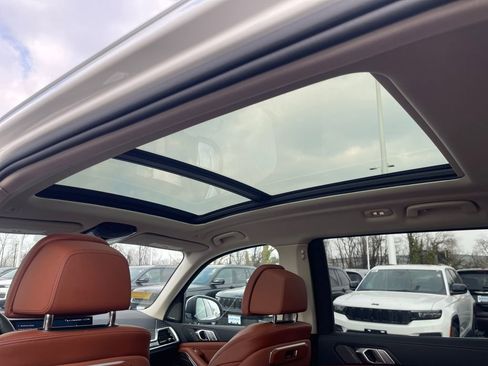 Used 2026 BMW X7 xDrive40i image 19