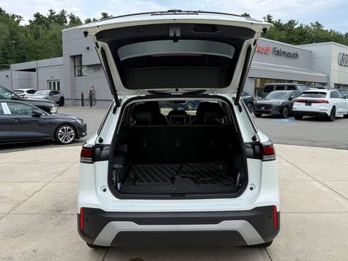 Used 2026 Volkswagen Tiguan SE w/ Panoramic Sunroof Package AWD/4WD image 16