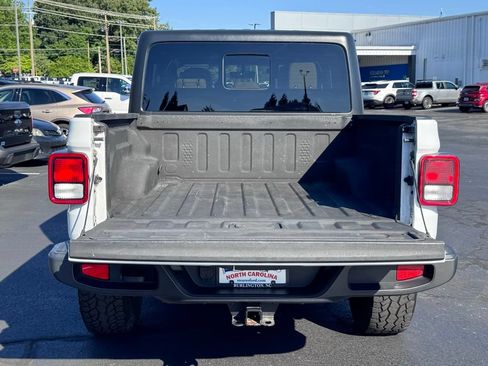 Used 2021 Jeep Gladiator Overland AWD/4WD image 38