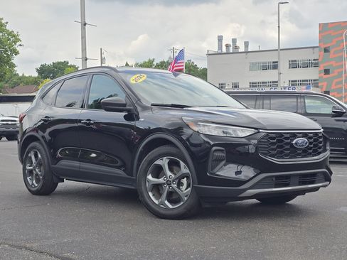Used 2025 Ford Escape ST-Line FWD image 2