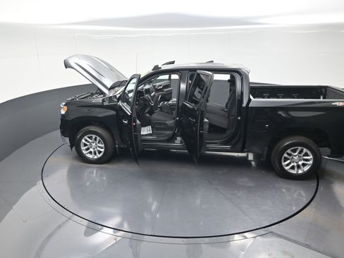 Used 2023 Chevrolet Silverado 1500 LT AWD/4WD image 15
