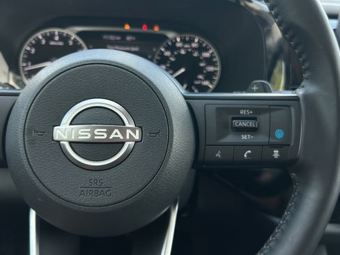 Used 2025 Nissan Pathfinder SV w/ SV Premium Package FWD image 29