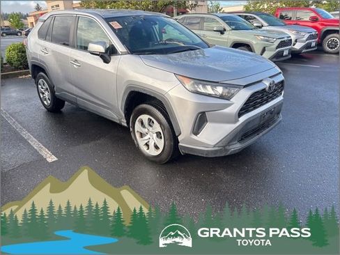 Used 2022 Toyota RAV4 LE image 1