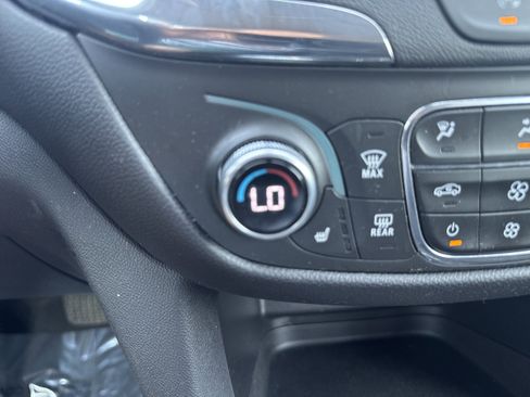 Used 2024 Chevrolet Equinox LT image 20