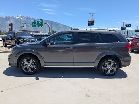 Used 2017 Dodge Journey Crossroad FWD image 2