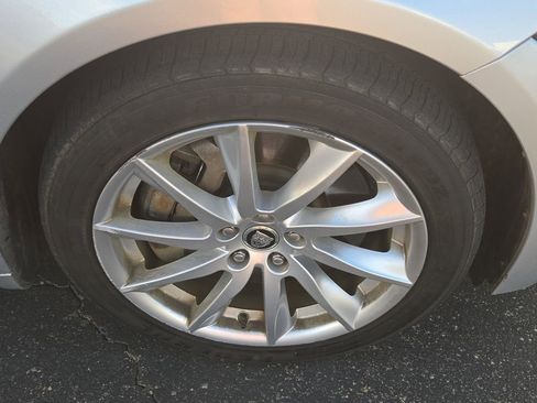 Used 2013 Jaguar XF image 5