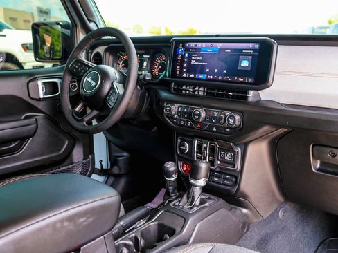Used 2026 Jeep Wrangler Unlimited Sport AWD/4WD image 10