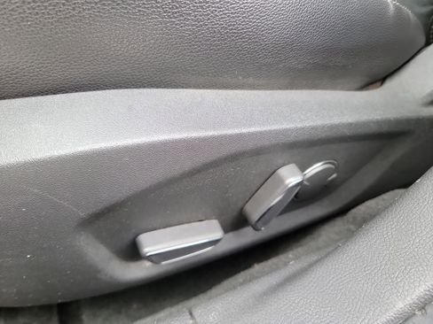 Used 2016 Ford Fusion SE w/ Equipment Group 202A image 12