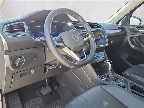 Used 2022 Volkswagen Tiguan SE AWD/4WD image 10