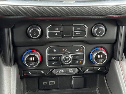 Used 2024 Chevrolet Suburban RST image 32