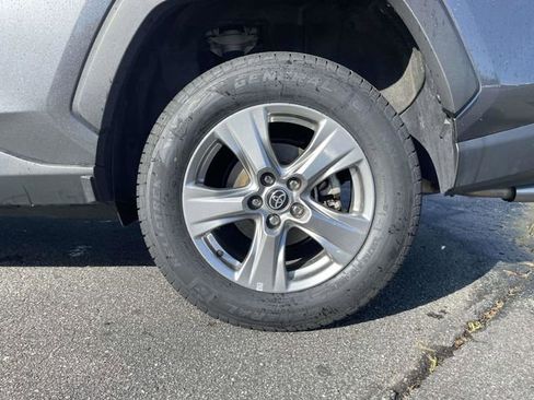 Used 2024 Toyota RAV4 XLE FWD image 9