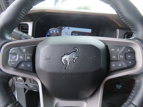 Certified 2023 Ford Bronco Outer Banks AWD/4WD image 26