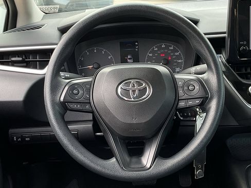 Used 2025 Toyota Corolla LE image 20