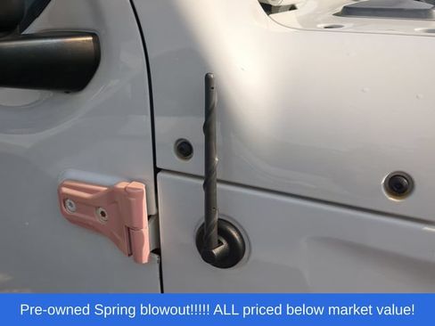 Used 2018 Jeep Wrangler Unlimited Sport S AWD/4WD image 14