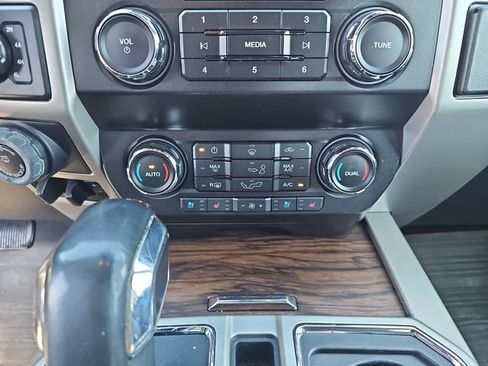 Used 2020 Ford F150 Lariat image 22