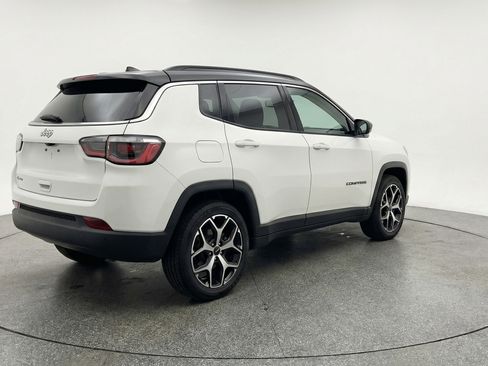 Used 2025 Jeep Compass Limited image 9
