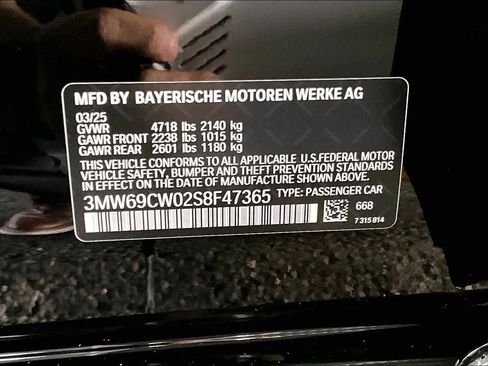 Used 2025 BMW 330i Sedan w/ Premium Package image 21