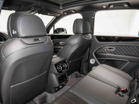 Used 2024 Bentley Bentayga S V8 image 20