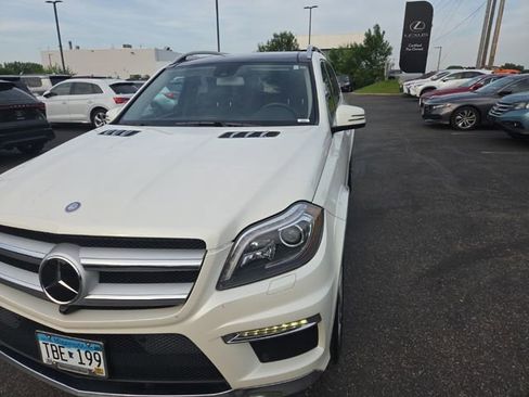 Used 2016 Mercedes-Benz GL 550 4MATIC image 2
