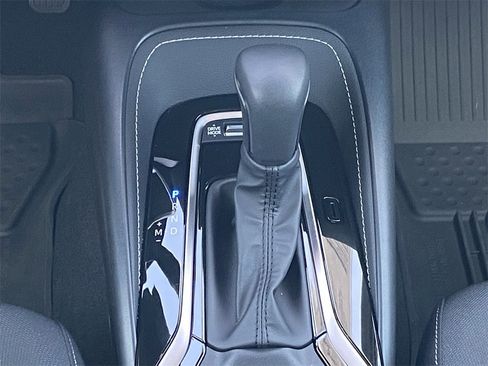 Certified 2025 Toyota Corolla SE image 32