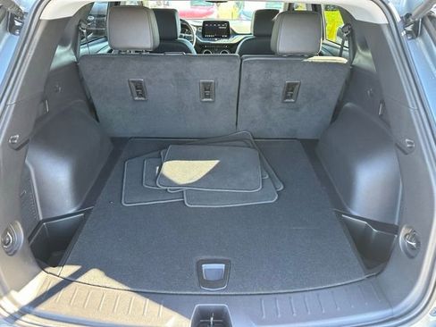 Used 2023 Chevrolet Blazer LT image 32
