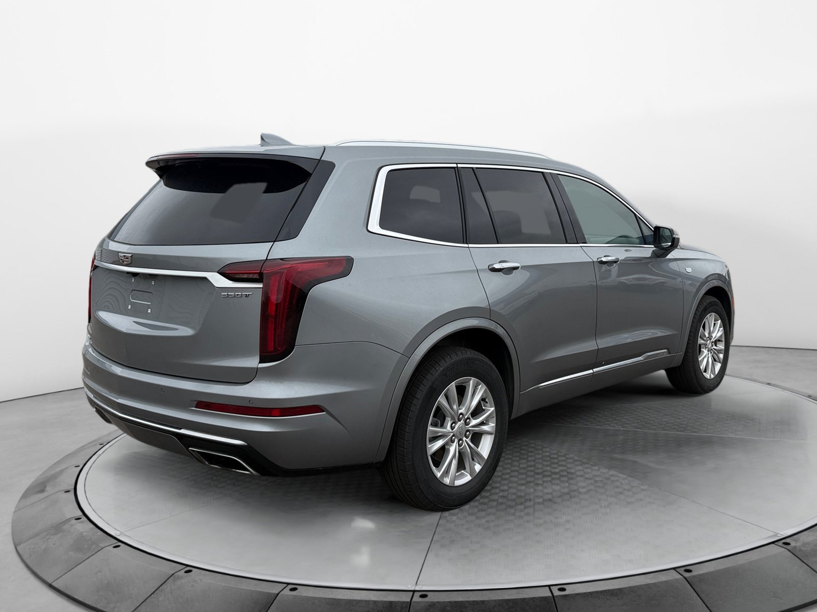 Used 2024 Cadillac XT6 Luxury w/ LPO, Floor Liner Package AWD/4WD image 5