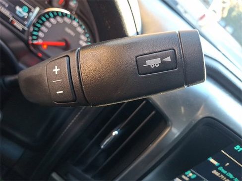 Used 2017 Chevrolet Silverado 1500 LTZ Z71 image 16