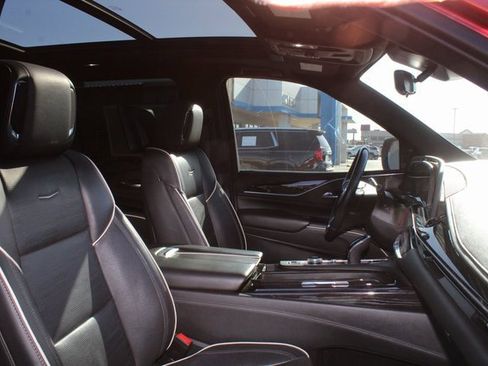 Used 2021 Cadillac Escalade Sport w/ Driver Assist Tech Package image 18