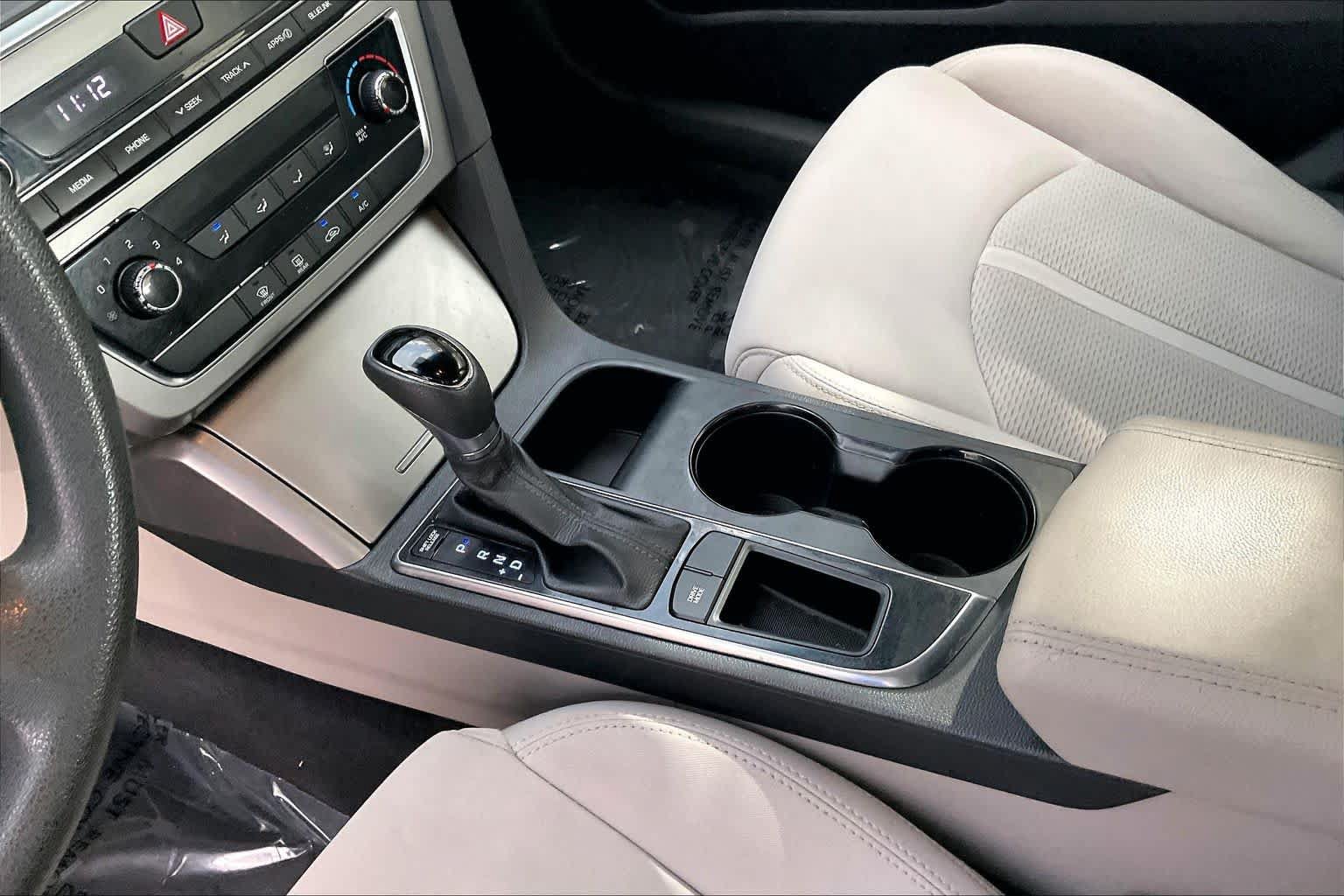 Used 2016 Hyundai Sonata SE FWD image 17