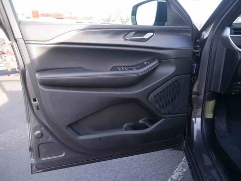 New 2025 Jeep Grand Cherokee Altitude image 23