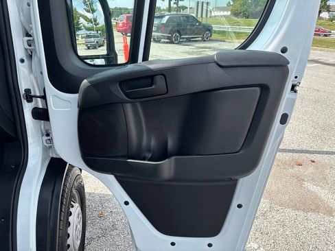 Used 2025 RAM ProMaster 2500 w/ U-Haul Equipment Group FWD image 18