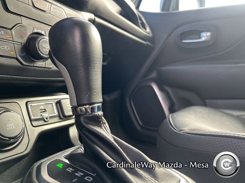 Used 2020 Jeep Renegade Limited image 19