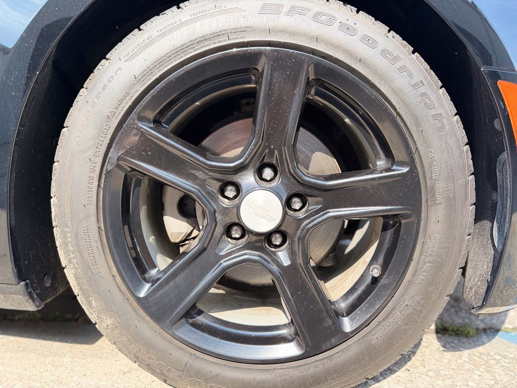 Used 2019 Chevrolet Camaro LT RWD image 7