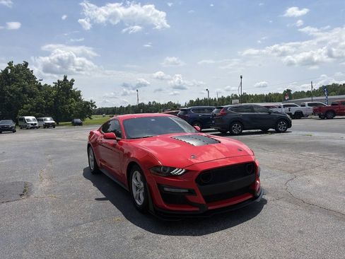 Used 2019 Ford Mustang Coupe RWD image 4