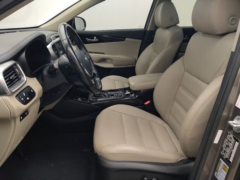 Used 2019 Kia Sorento EX FWD image 17
