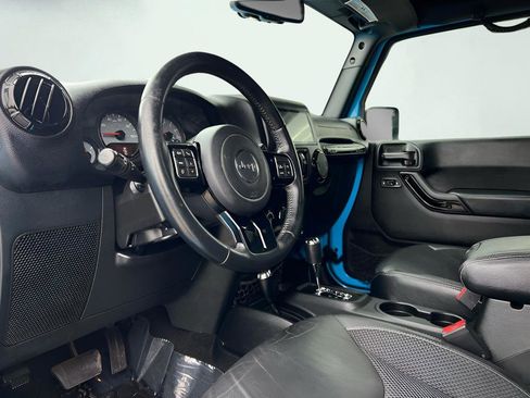 Used 2017 Jeep Wrangler Unlimited Sahara image 33